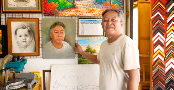 Portret van de Thaise kunstenaar Seksak Jaichumchen
